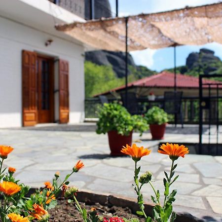 Homel Rocks -Elegant Apt 2Bd -Amazing Garden View Kalampáka Ngoại thất bức ảnh